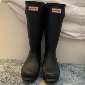 Hunter Boots (Girls size 5- women’s 5.5-6)